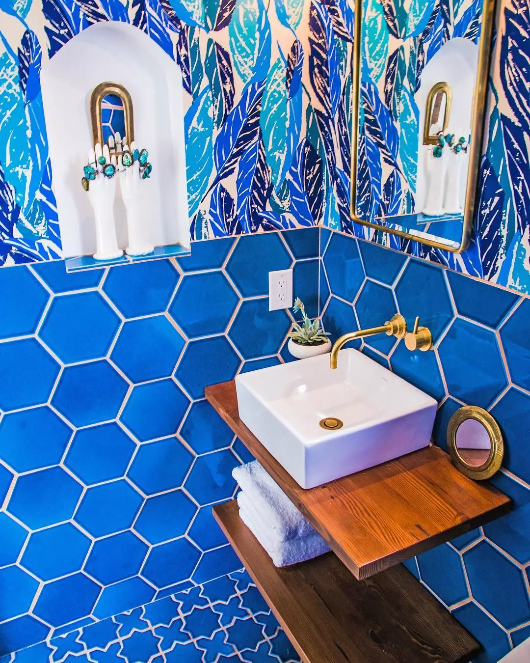 lighting construction material supplier.png